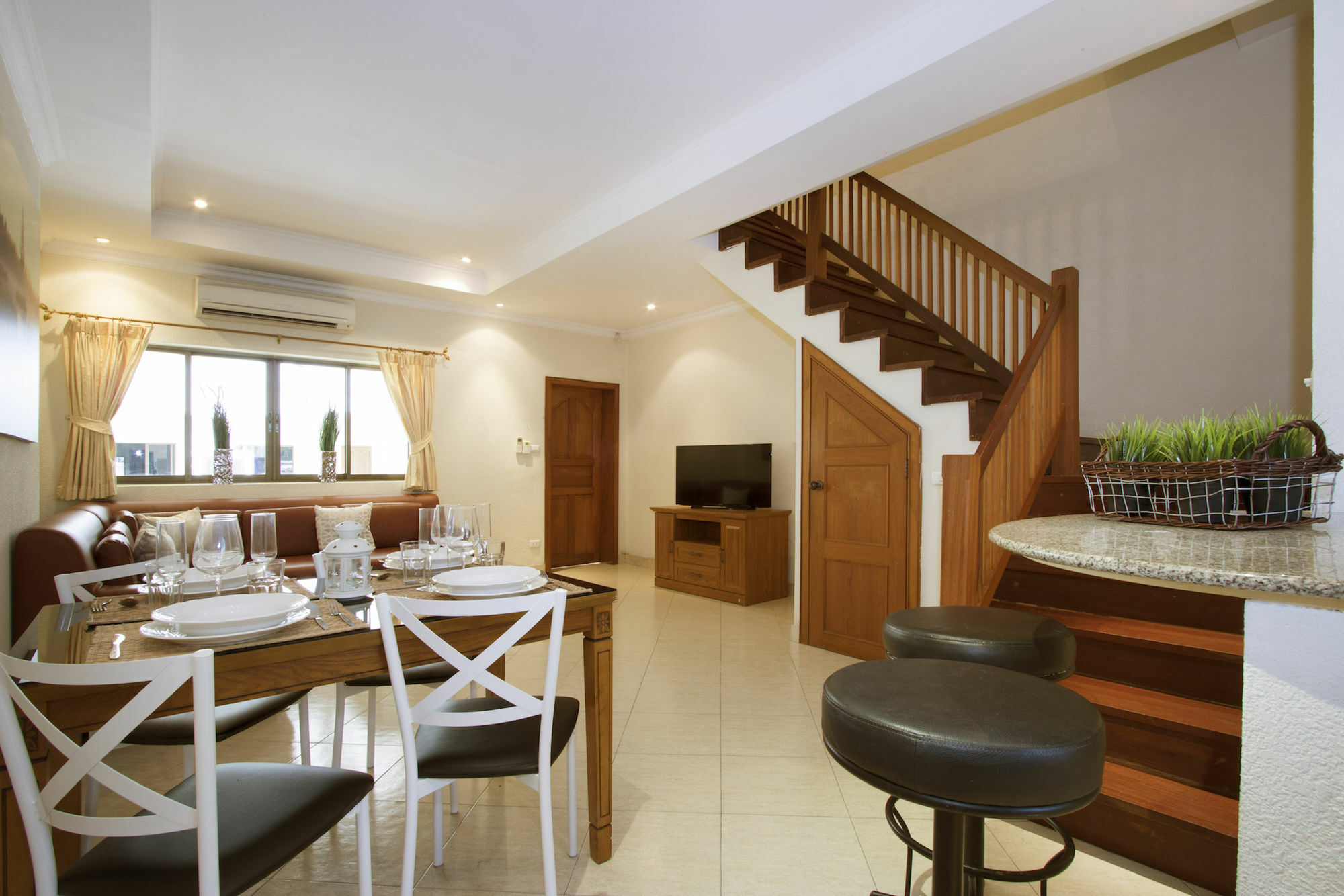 Ashford Villas Cosy Beach Pattaya Exteriör bild