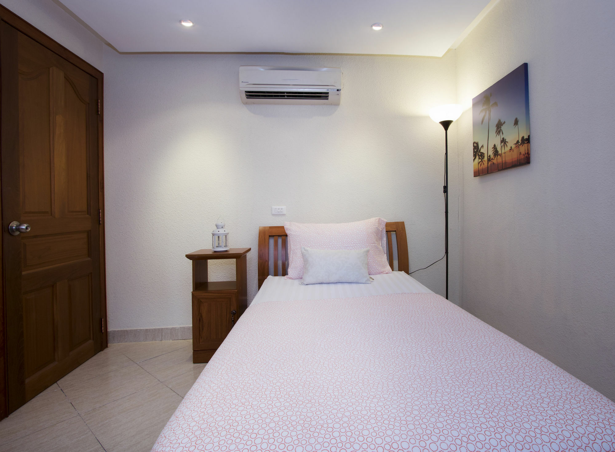 Ashford Villas Cosy Beach Pattaya Exteriör bild