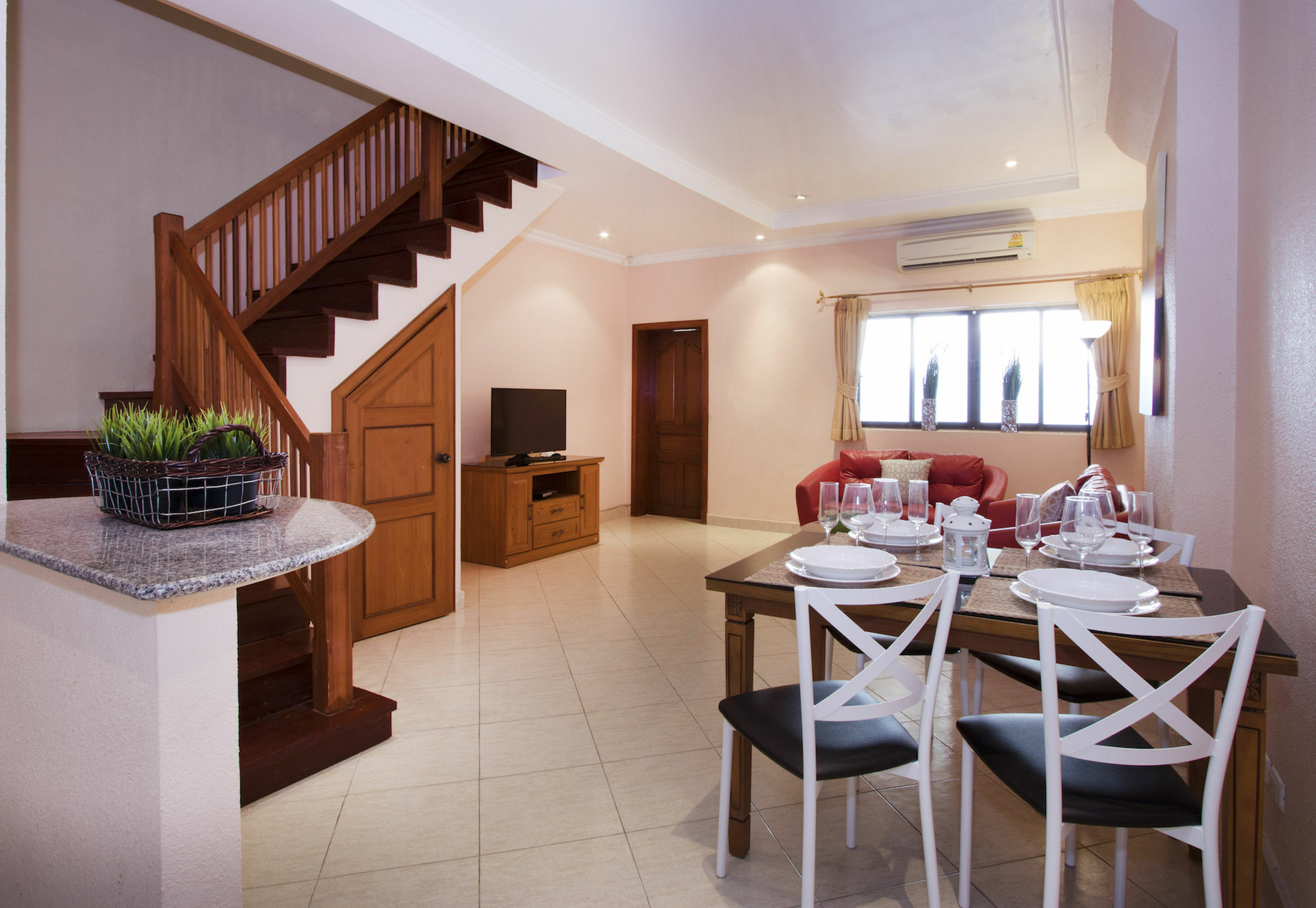 Ashford Villas Cosy Beach Pattaya Exteriör bild